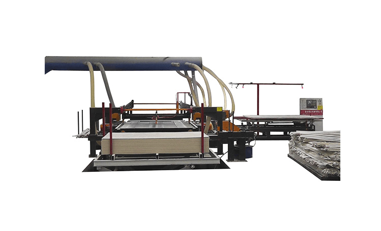 Fully automatic edge sawing machine